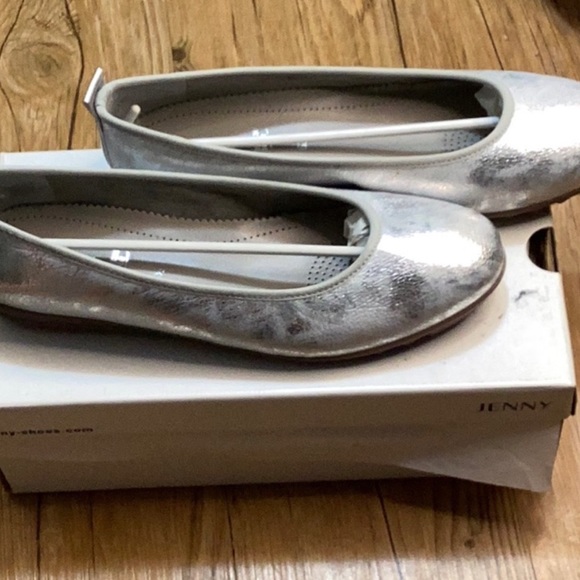 Jenny By Ara - Silver Pearl Leather Flats, Size 9, New - Picture 3 of 7